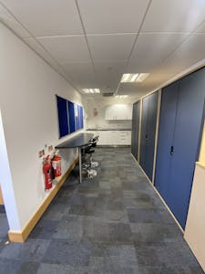 Blue Southern Office Building, Harbour Road Trading Estate, Bristol, Office To Let - 20230227 115712.jpg