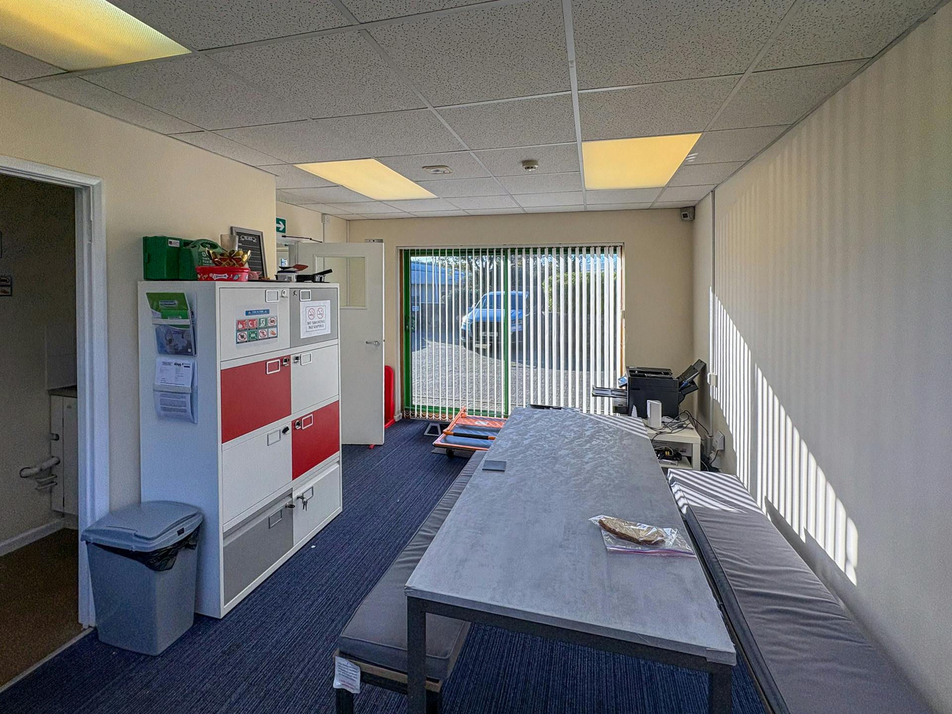 Office in Southampton - photo 3