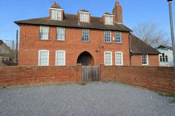 The Rectory, Westcliff-on-Sea For Sale - 2b2a77e3c9028e096ca8a62af7dd66ab-01e4814b-f0f7-43c5-879d-82c069241bd3.jpg