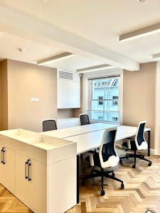 18-19 Albemarle Street, 19 Albemarle Street, London, Office To Let - Desks