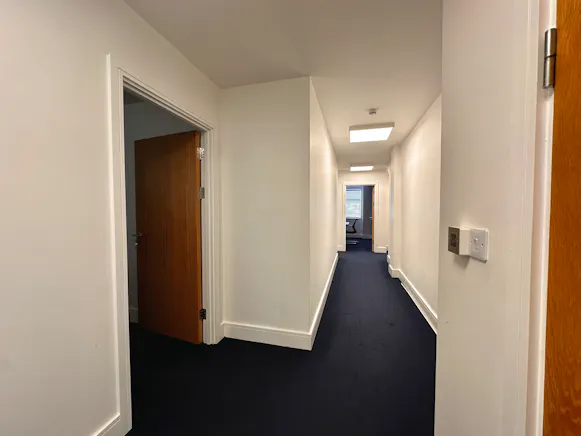 4 Imperial Court, Luton, Office To Let - 20260617_091359514_iOS.jpg