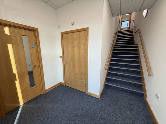 12 Aston Court, Bromsgrove, Office For Sale - 20251028_150124844_iOS (2).jpg