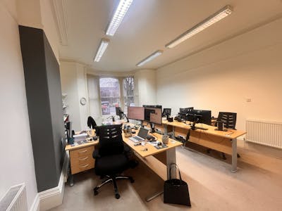 8/10 Victoria Avenue, Harrogate, Office To Let - image00005.jpeg