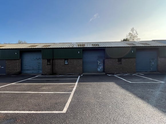 Unit 4, Thame Road Industrial Estate, Aylesbury, Industrial To Let - IMG_9705.jpg