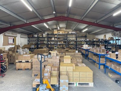 Unit 3b, Uckfield, Industrial / Retail To Let - 3b 2.jpg