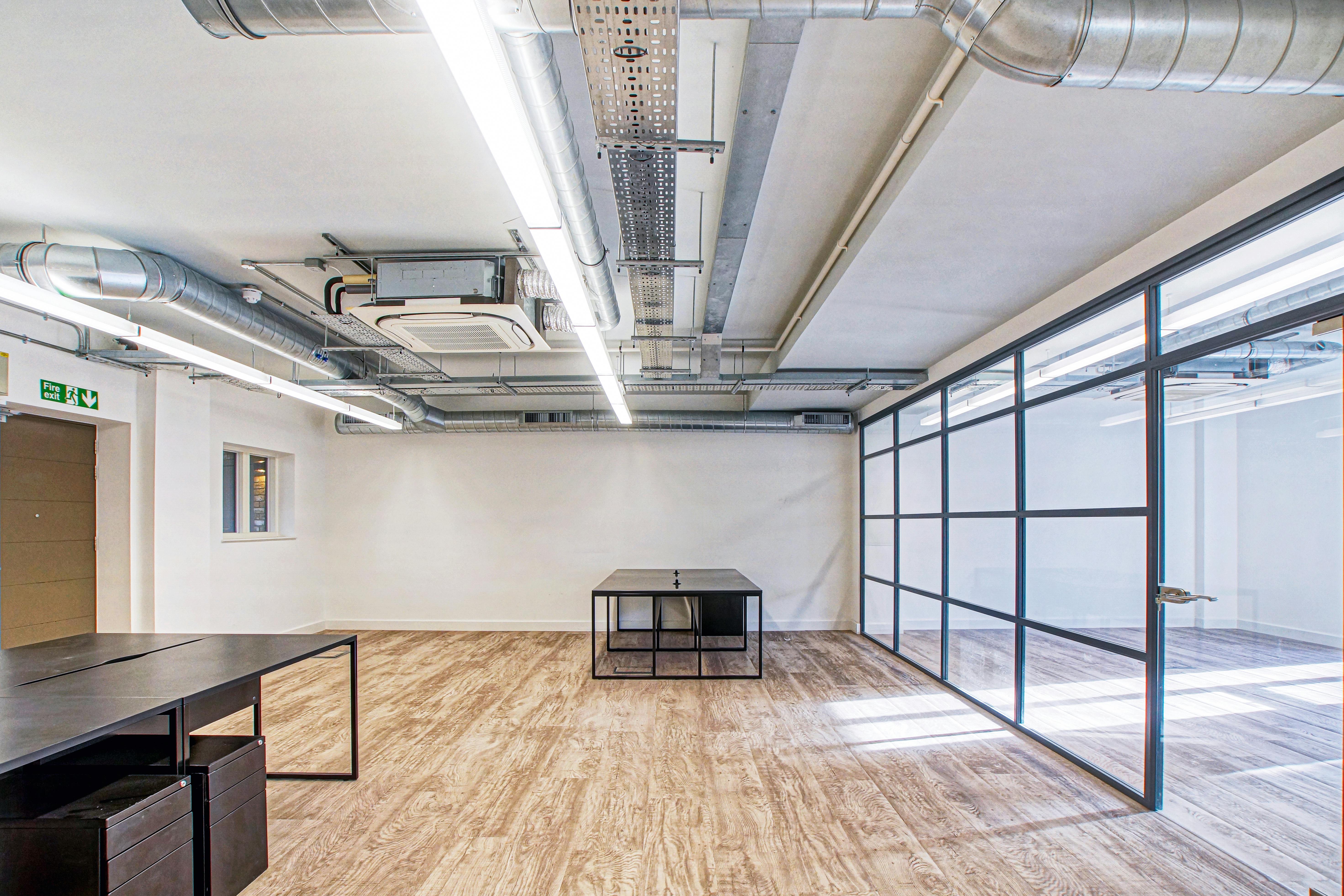 Office in London - photo 2