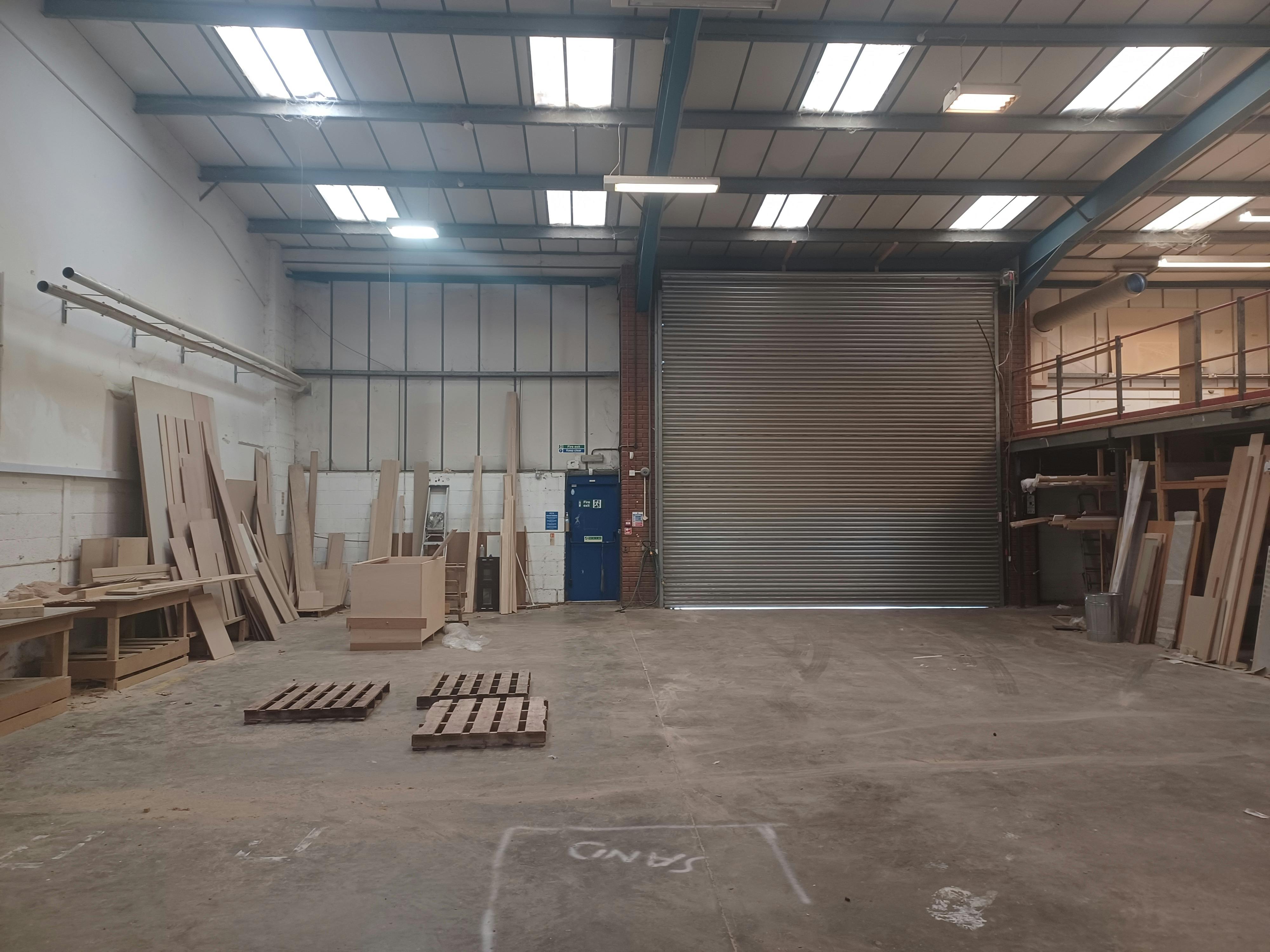 Industrial Unit in Newbury - photo 3