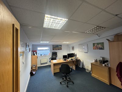 7-10 Bartlett Court, Yeovil, Industrial/Logistics / Office To Let - IMG_0328.JPG