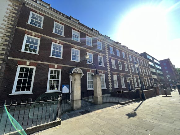 43 Queen Square, Queen Square, Bristol, Office To Let - IMG_6137 2.jpeg 43 Queen Square, Queen Square, Bristol, Office To Let - IMG_6137 2.jpeg