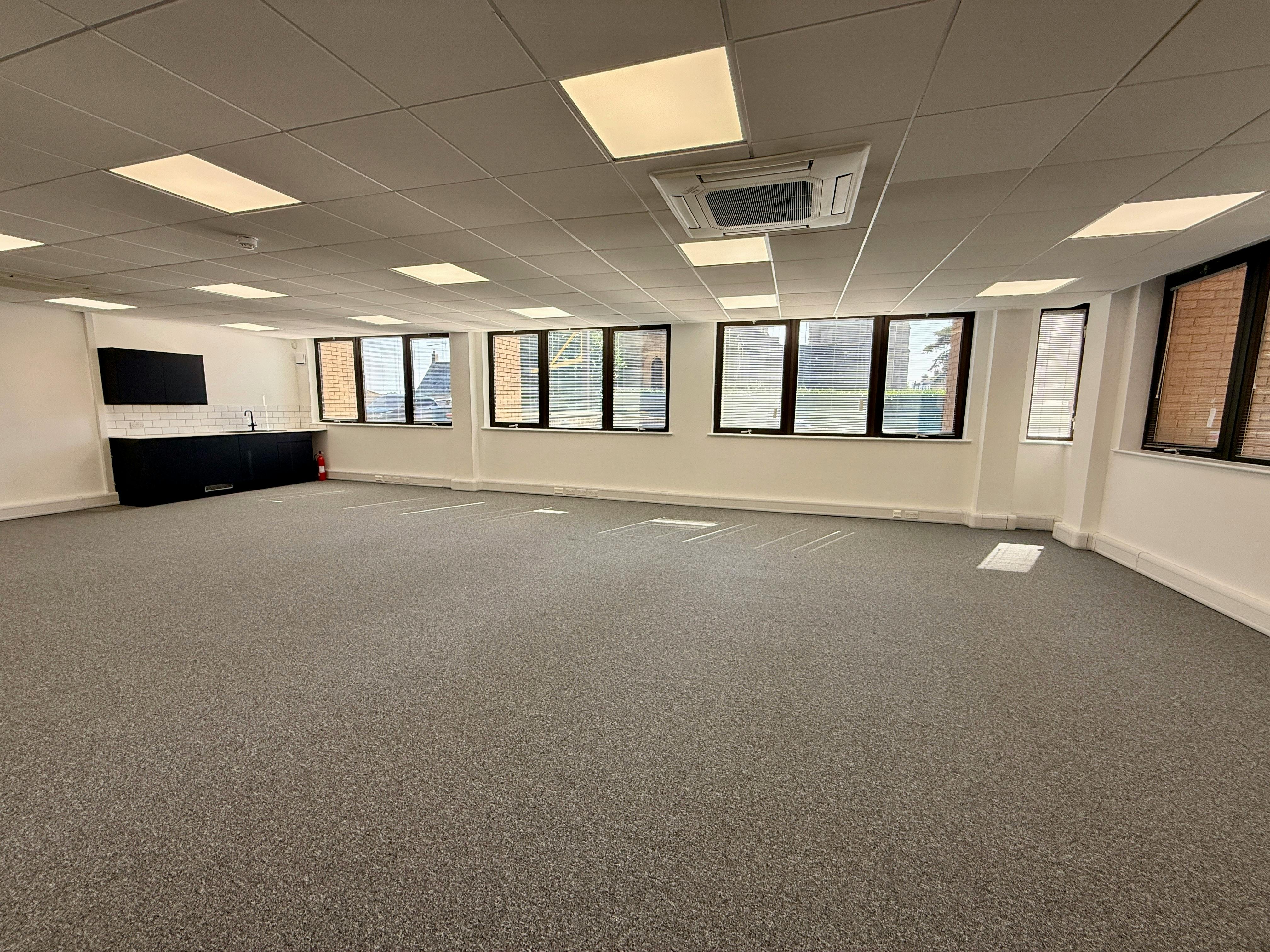 Office in Bournemouth - photo 4