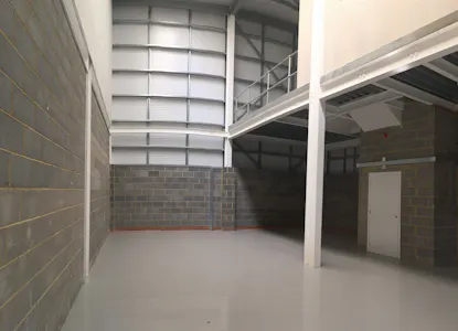 Unit 2, Ashley Business Centre, Chertsey, Industrial / Warehouse To Let - Ashley Business Centre internal 6.jpg