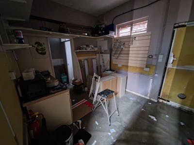 Ground Floor, 17 Mengham Road, Hayling Island, Office / Restaurant / Retail To Let - 20251118_115632.jpg