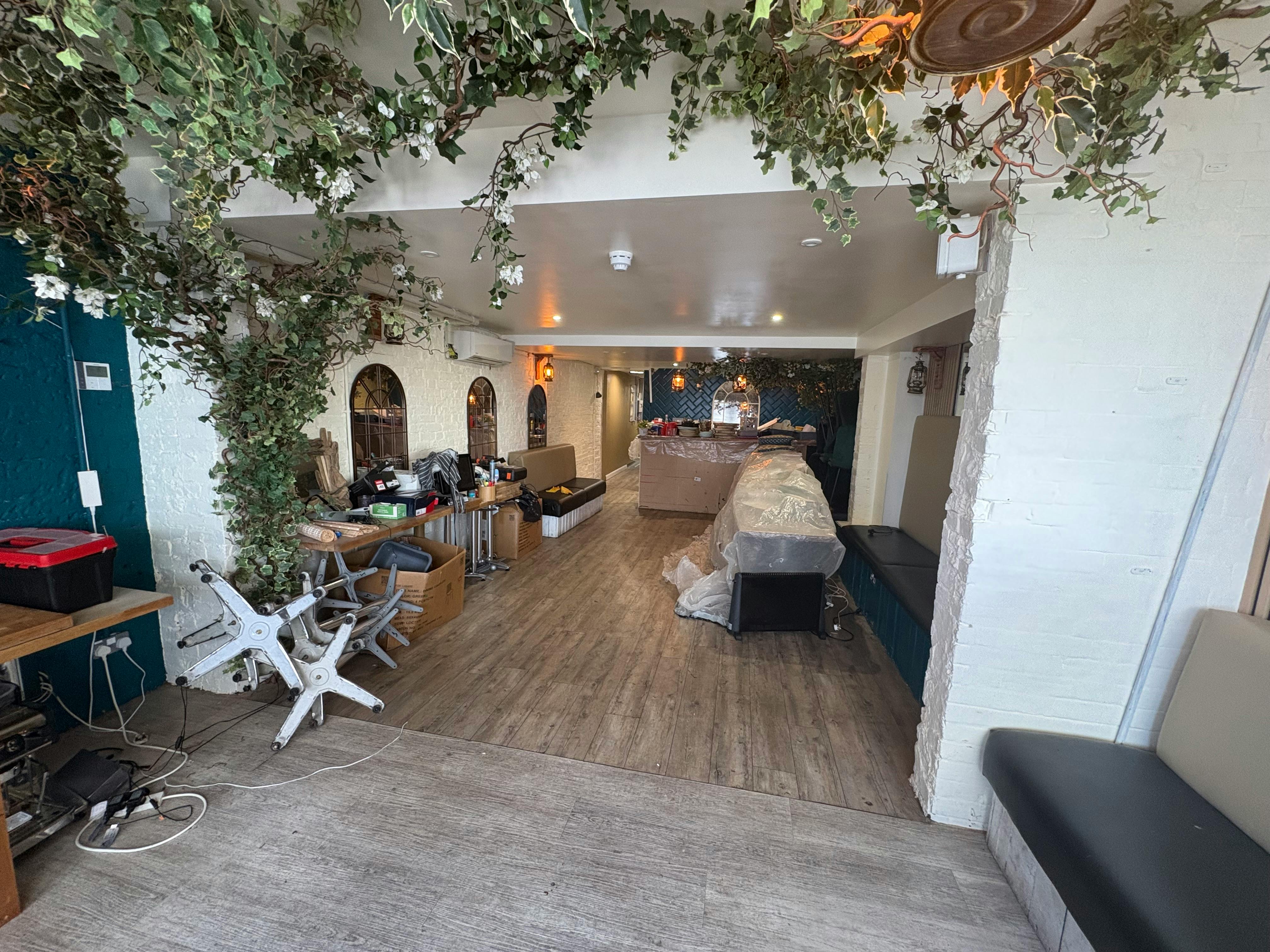 Retail/Shop in Southampton - photo 2