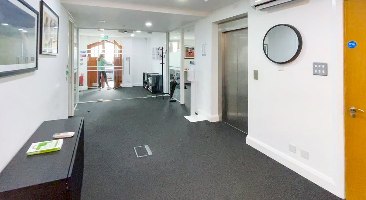 5 St Mary Abbots Place, 5 St Mary Abbots Place, Kensington, Office To Let - 5 St Marys Place Kensington W8  office to let west londonhall  lift.jpg