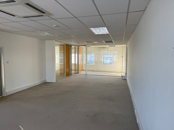 Unit 3 Falcon Court, London, Industrial To Let - IMG_6995.jpg