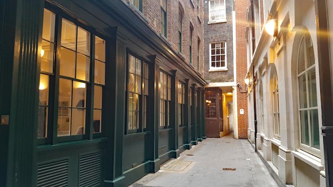 1 Castle Court, London, Office For Sale - 1 Castle Court.jpg 1 Castle Court, London, Office For Sale - 1 Castle Court.jpg