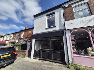 407 Hempshaw lane, Stockport, Retail To Let - 20250424_103050.jpg