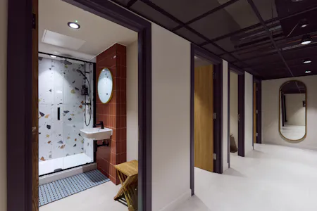 Suite 5B, Centurion House, Manchester, Office Lease Assignment - Onsite Showers.jpeg