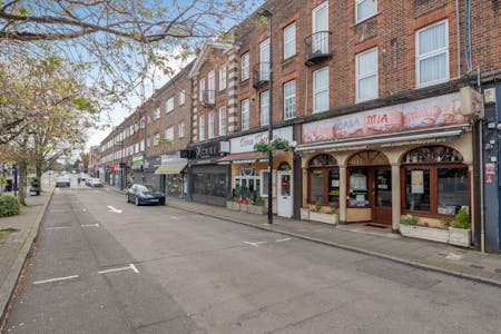 455 Uxbridge Road, Hatch End, Pinner, Retail To Let - 1436971 (1).jpg