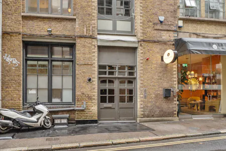 Unit 3, 4 Ravey Street, London, Office To Let / For Sale - 1471998-3-6a26c94be5b3e.jpg