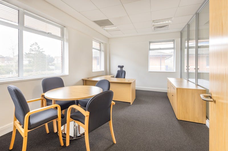 Tilford House, Farnham, Offices To Let - vb5112354_A1184_24_CALA_Homes_Tilford_House_Farnham_800x533.jpg