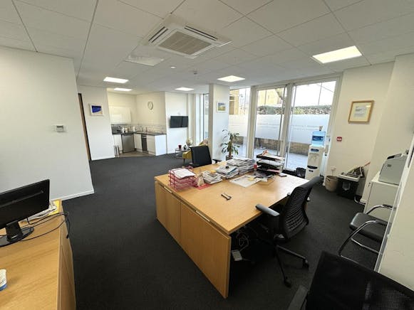 Unit 2, Brentford, Office To Let - Kew Bridge  Unit 2  Brentford 4.jpg