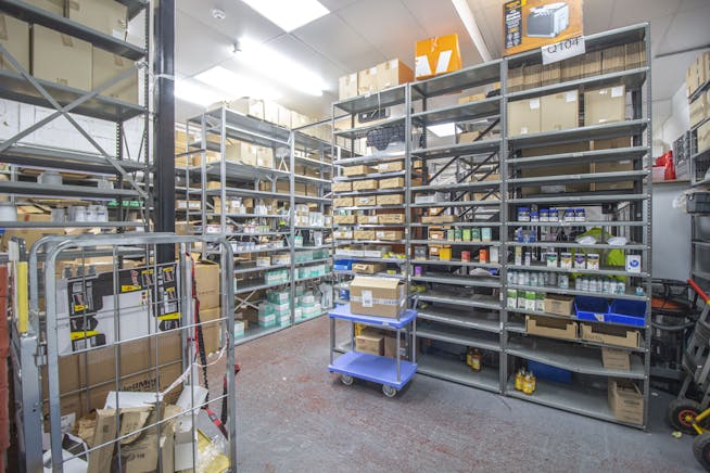 Unit D3, Braintree Industrial Estate, Ruislip, Industrial / Warehouse To Let - 3 .jpg