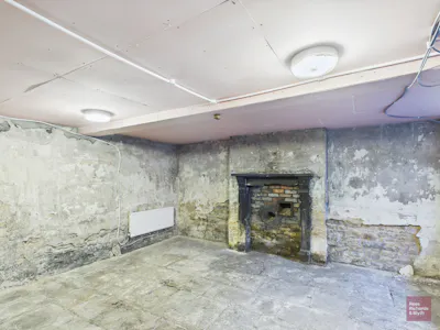 121 Rhosmaen Street, Llandeilo, Retail - In Town For Sale - CAM03725G0-PR0098-STILL003.jpg