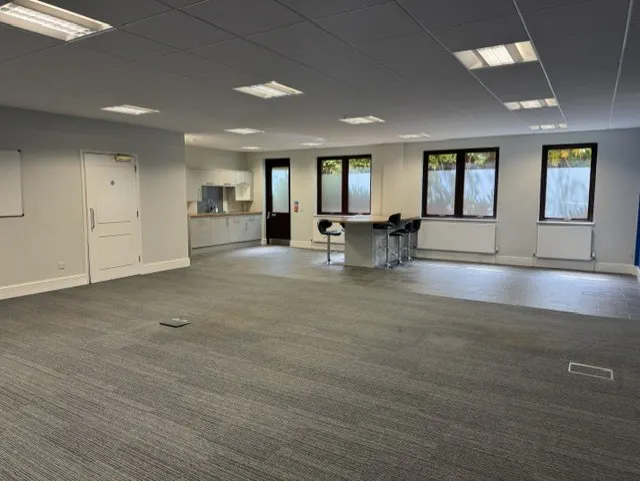 2 Twyford Place, High Wycombe, Other / Development / Investment / Offices To Let - 2f995594-17d5-4d01-a001-8e822e5a034c.jpg