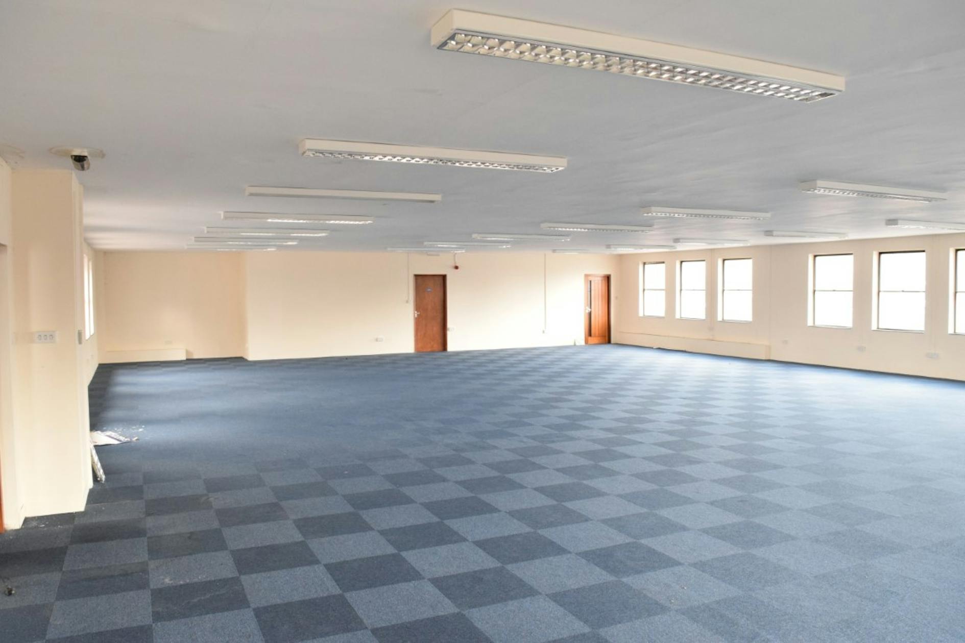Unit 20a & 20b, Market Place, Mildenhall, Office To Let - DSC_0305 Medium.JPG