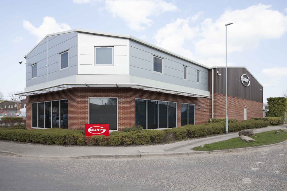 Unit 8A Hopton Industrial Estate - Unit 8A Hopton Road 2