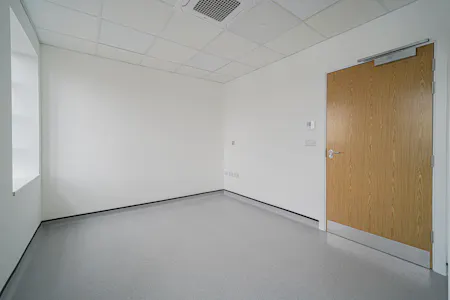 Heaton House, Birmingham, Healthcare / Office To Let - DSC08118.jpeg