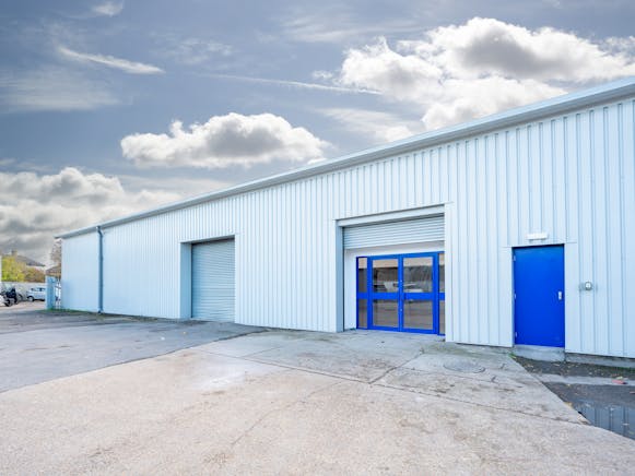 Unit C Sandfield Industrial Estate, Hampton To Let - C Sandfield  Main 2.jpg