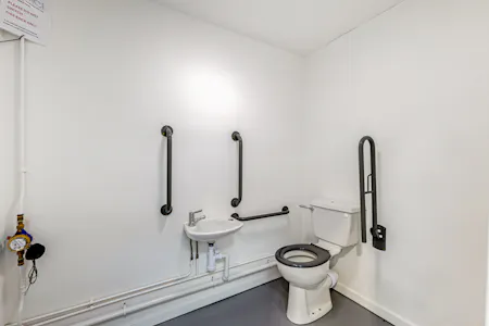 Units 4 The Point, Aylesbury, Industrial To Let - 112373_Unit 4 The Point (13).jpg
