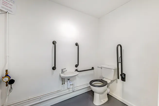 Units 4 The Point, Aylesbury, Industrial To Let - 112373_Unit 4 The Point (13).jpg
