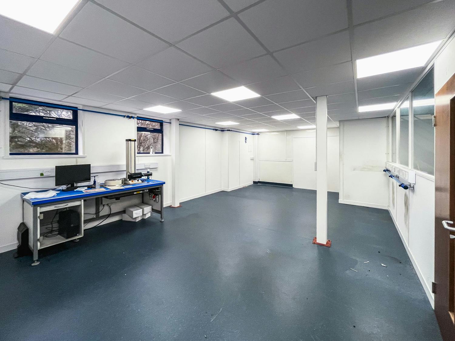 Retail/Shop in Wimborne - photo 3