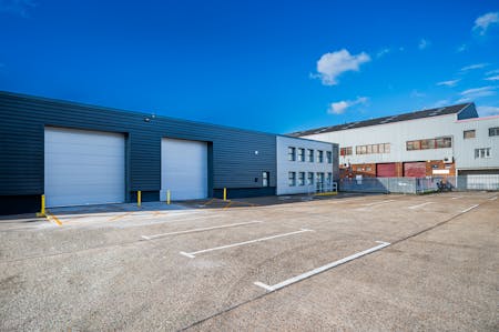 Unit 8, Fairway Trading Estate, Heathrow, Industrial / Warehouse To Let - UNIT 8 FAIRWAYS HEATHROW_005.jpg