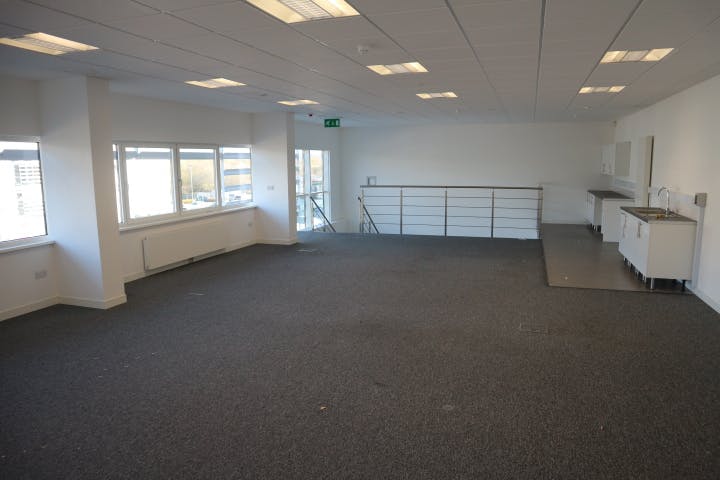 Industrial Unit in Thatcham - photo 4