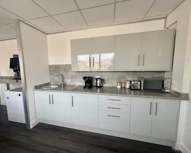 First Floor, 9 Old Field Road, Bridgend, Office To Let - 10.jpg