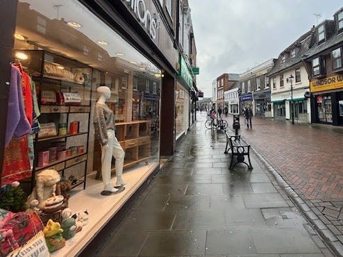 57 Peascod Street, Windsor, Retail To Let - Shop window display ii.jpg