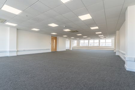 Ground Floor, 96-99 Queens Road, Brighton, Retail To Let - DSC08375.jpg