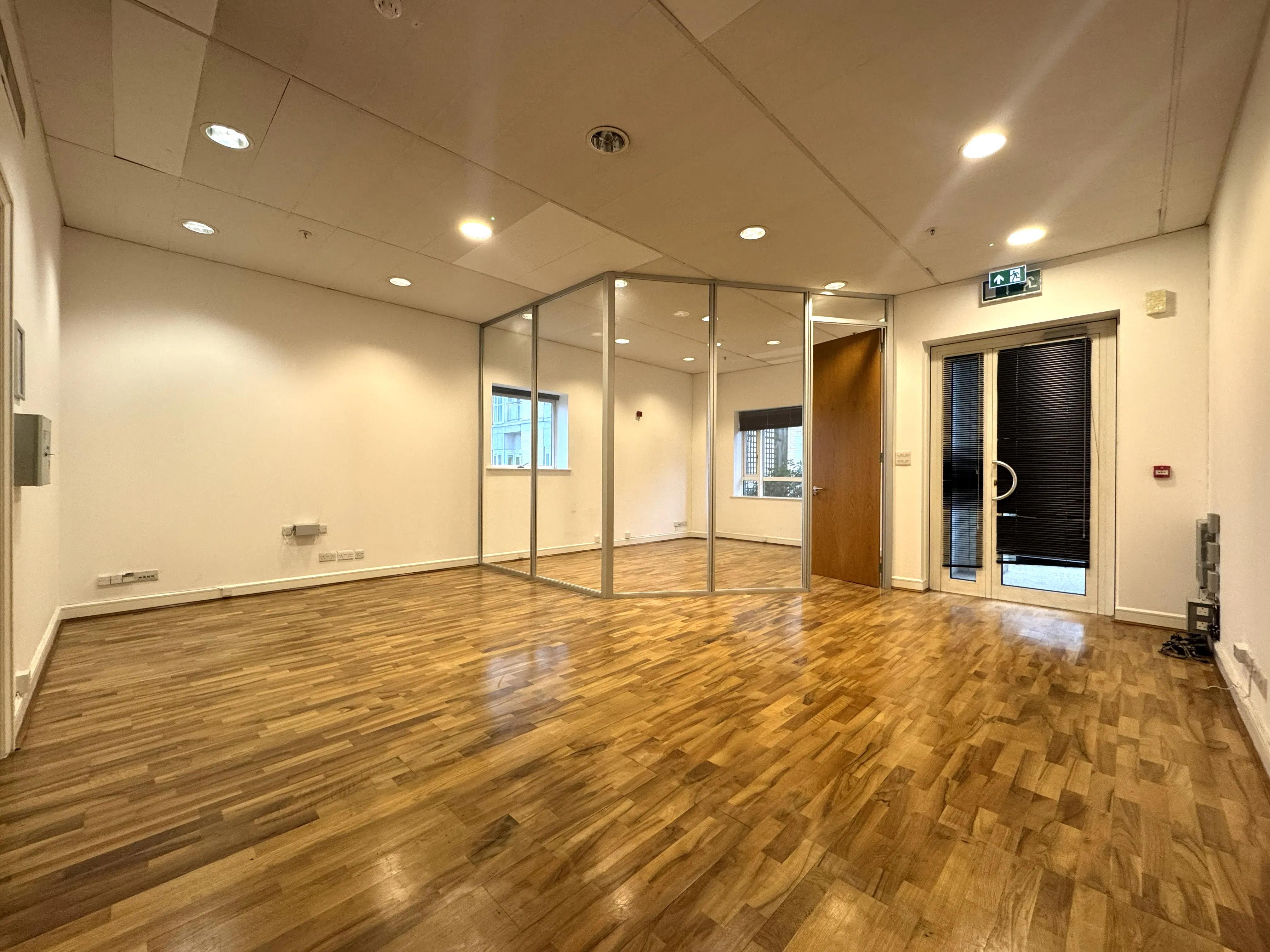 Unit G6a, Belgrave Court, Canary Wharf, Offices To Let - Unit G6a - Office 1.jpg - More details and enquiries about this property