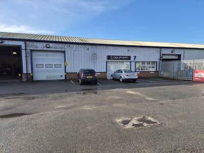 Unit 7 Mill Place, Platt Business Estate, Sevenoaks, Industrial / Warehouse To Let - 20251219_105823.jpg