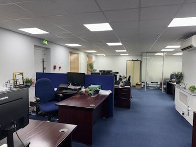 Roman House, Elstree, Office To Let / For Sale - IMG_4671.jpg