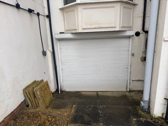 22 York Road, Northampton, 22 York Road, Northampton, Offices / Offices To Let - LGF shutter.jpg