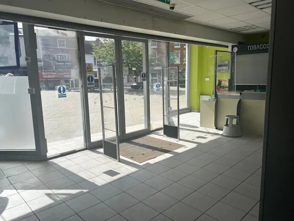 9-10 Market Place, Wokingham, Retail To Let - 6.jpg