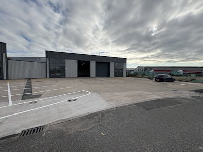 Units 18-20, Severnside Trading Estate, Textilose Road, Manchester, Industrial To Let - IMG_0889.JPG