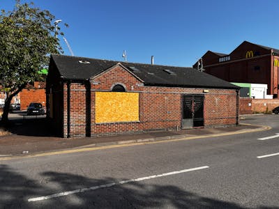 The Kiosk, Newark, E Class restaurant (with extract) / Office / Retail To Let - IMG_5516.JPG