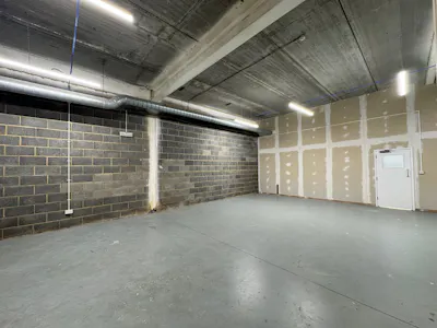 50 Wedgewood Street, Aylesbury, Retail To Let - 20260805_113438000_iOS 2.jpg