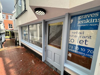 43 Brighton Square, Brighton, Cafe (A1) / E (Commercial / Business / Service) / E Class Retail / Leisure (no extract - Open A1) / Education / F1 (Learning and Non-Residential Institutions) / Retail / Retail - In Town / Studio / Gallery / Studio / Workshop / Sui Generis To Let - IMG_1879.jpg